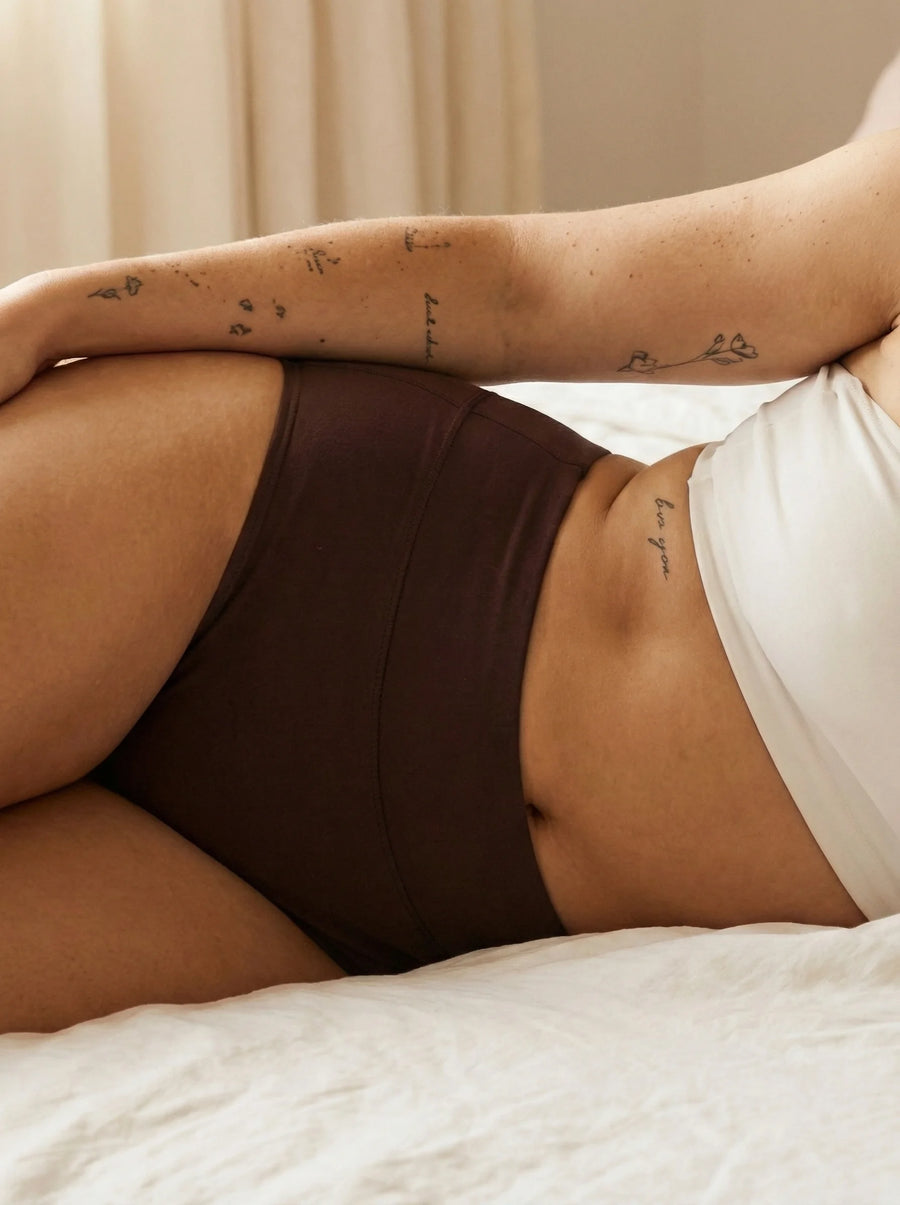 Huggster Brief | 100% anti-perdite, giorno e notte | Marrone Scuro | mutande mestruali